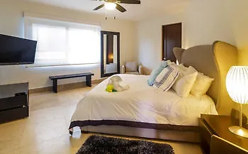 Via 38 Condo Boutique Playa del Carmen Mexiko